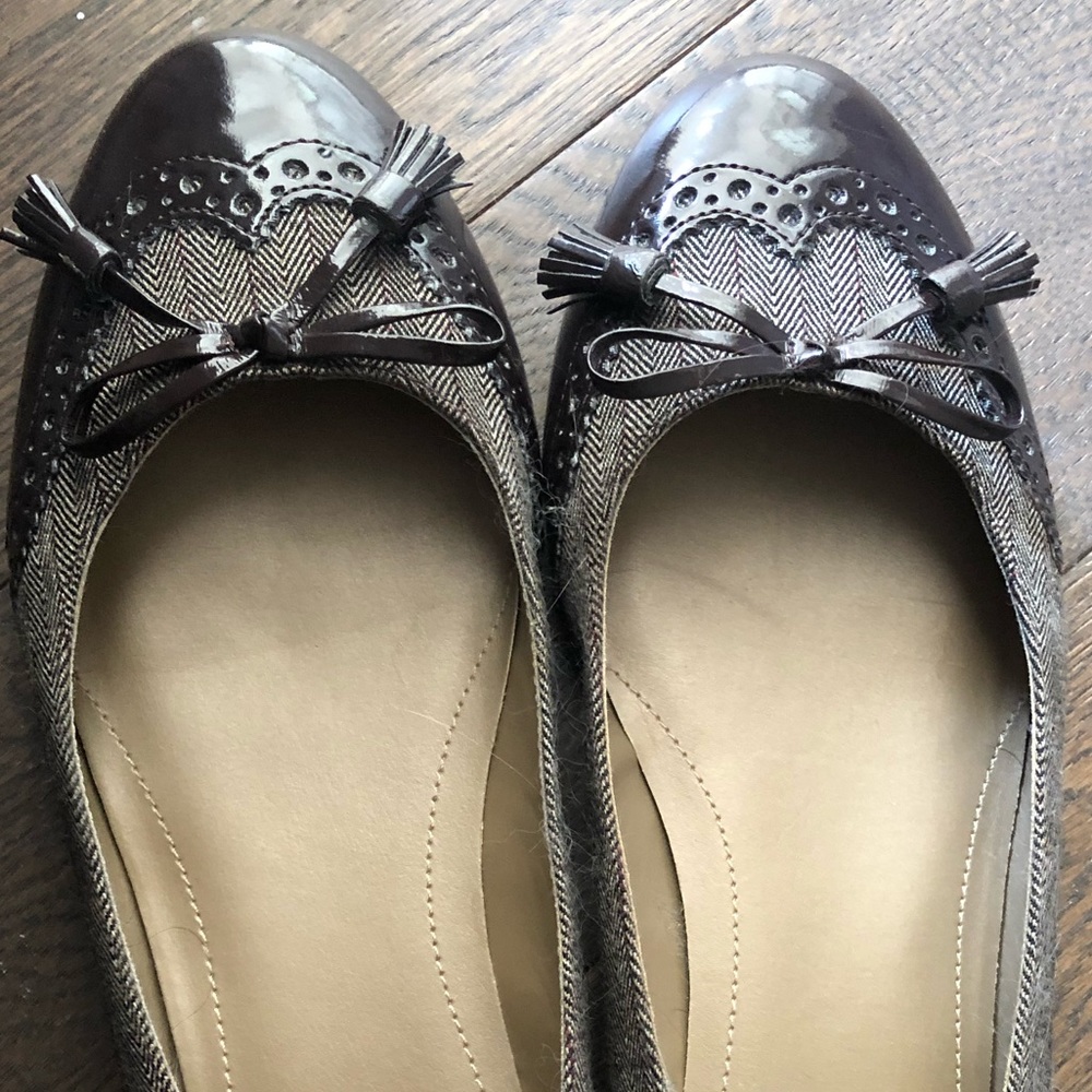 Liz Claiborne® Toe Ballet Flats